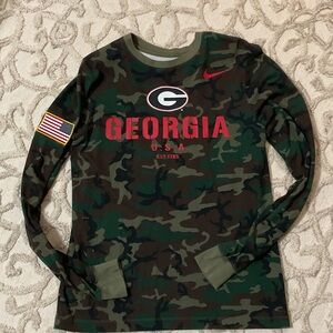Nike Men’s UGA military appreciation Dri-fit long sleeve tee shirt. Size S